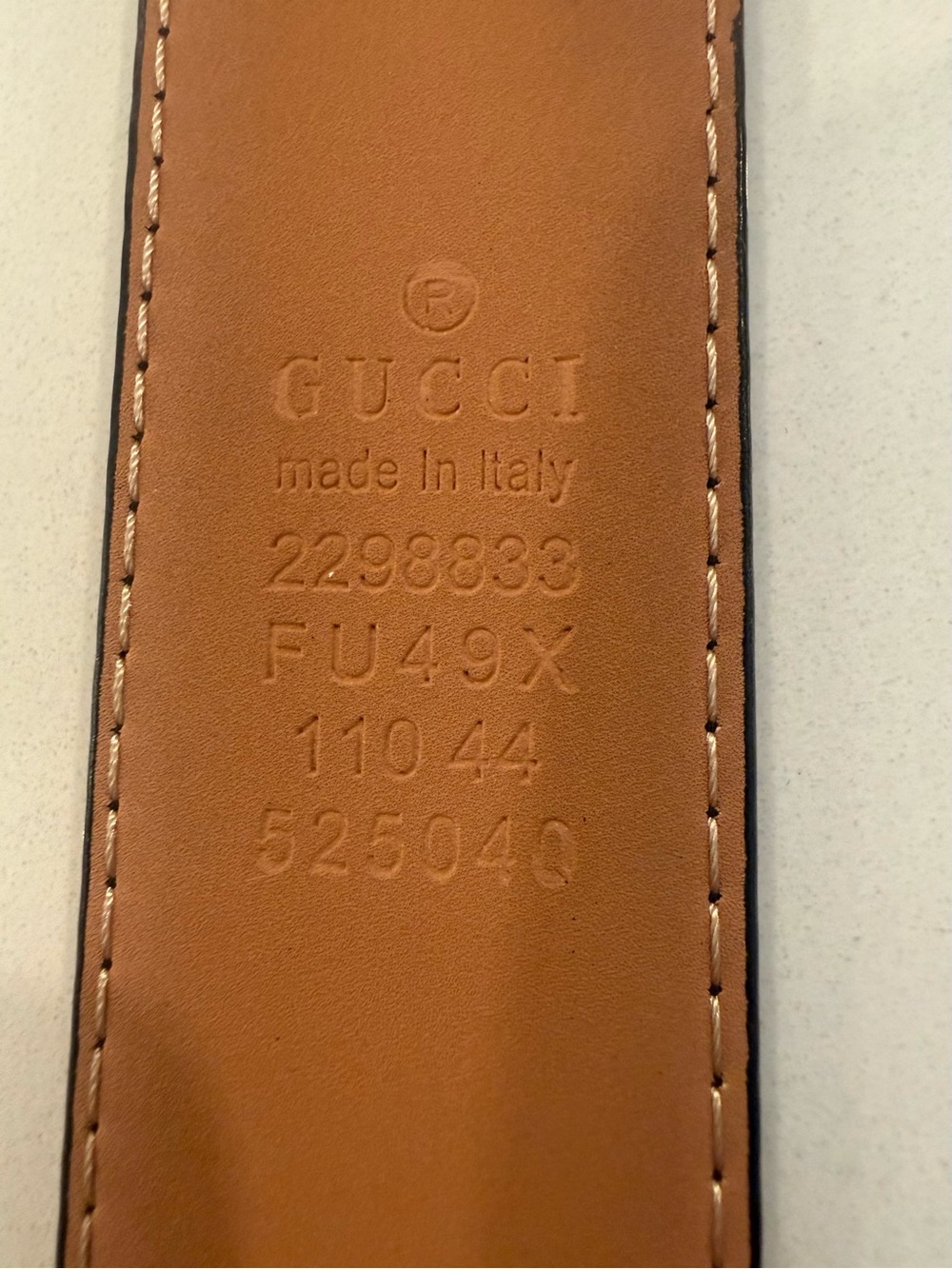 Gucci Black Leather Belt with Gold Double G Buckle - Picture 5 of 5